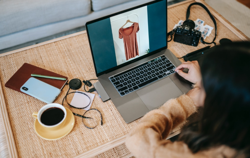 How to buy online clothes?