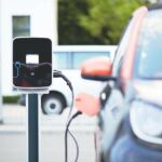 Electric vehicle buyers want rebates, not tax credits