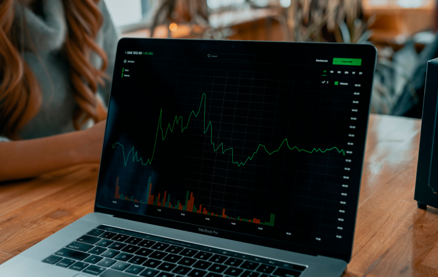 Notebook displaying exchange rates as a graph