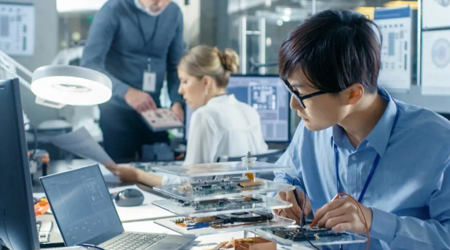 5 Essential Tools for Every Electrical Engineering Student | Tech Magazine