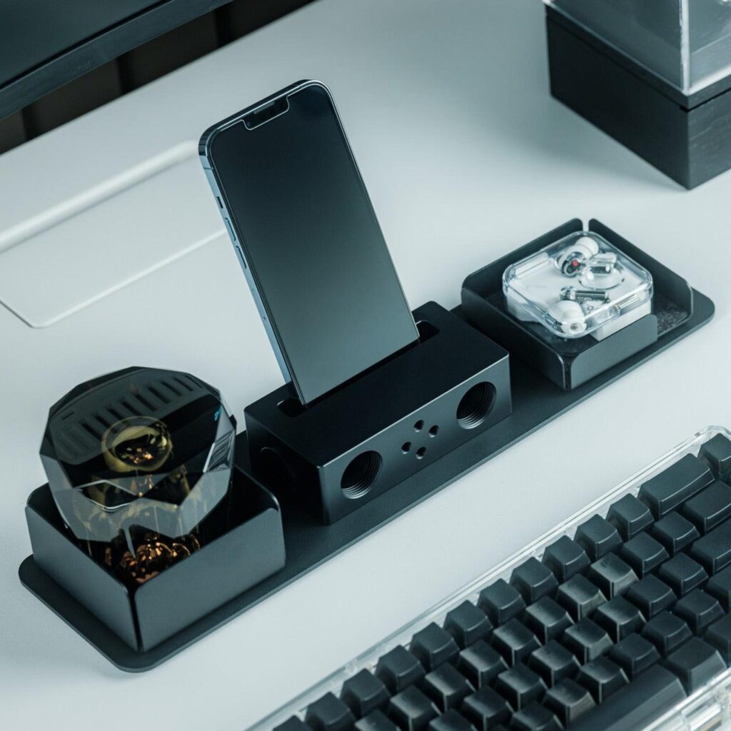 Battery-Free Amplifying iSpeakers