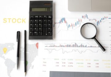 Key Risks and Rewards of Borrowing to Invest