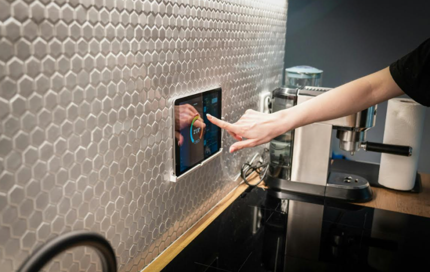 The Versatility of High-Tech Tools in a Daily Lifestyle