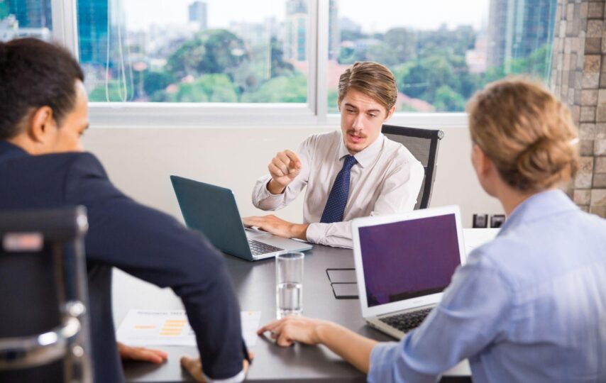 Find the Right PRO Services Company in Dubai