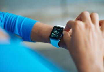 How Wearable Tech and AI Are Transforming the Health Monitoring of Elite Racehorses 