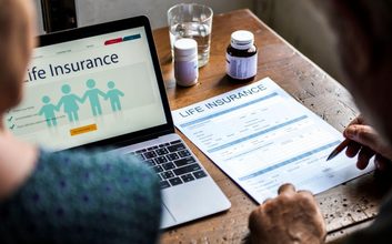 How to Compare Life Insurance Policies Online